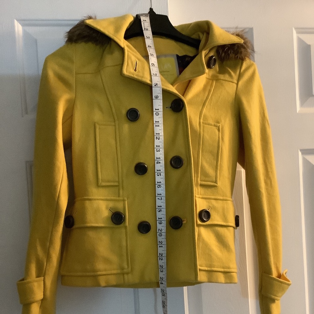 Delia’s Jacket - Picture 7 of 7